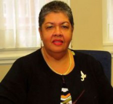 Sra. Aloun Ndombet Assamba Jamaican alta comissária Island Delight